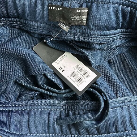 New men’s OAKLEY insert fleece shorts size XXL 2XL custom fit blue NWT - Picture 5 of 5